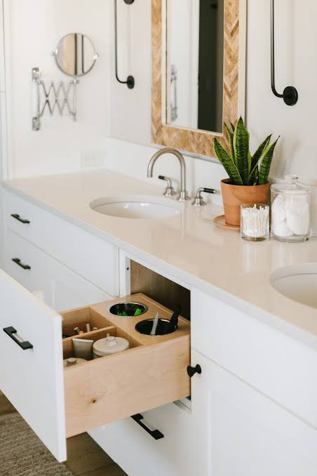 Bathroom Storage Ideas for Homes With No Linen Closet